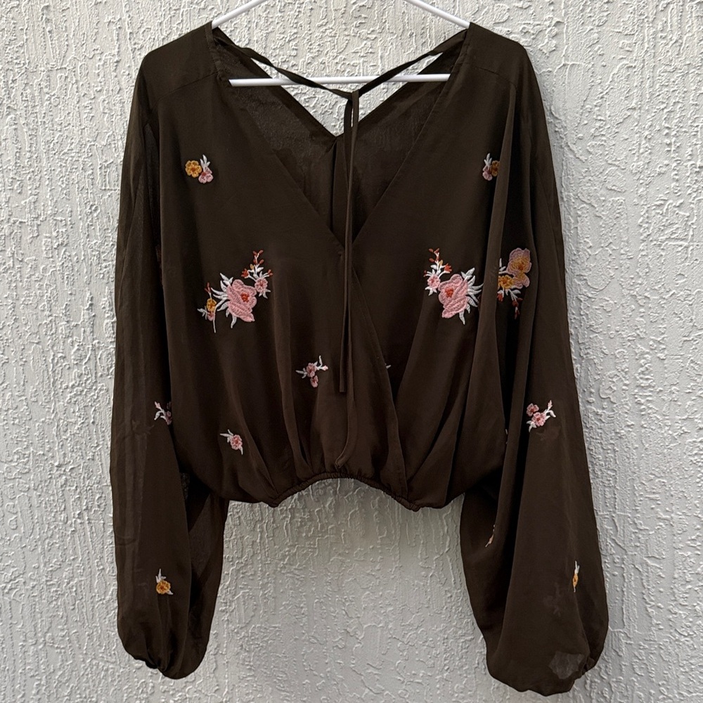 Chic Floral Embroidered Blouse in Brown